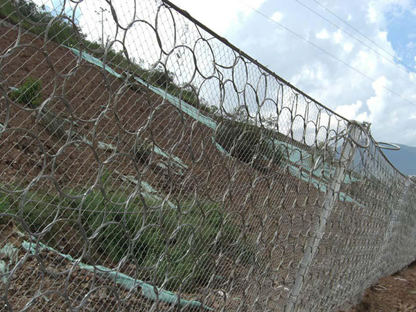 落石防護(hù)網(wǎng)圖片2