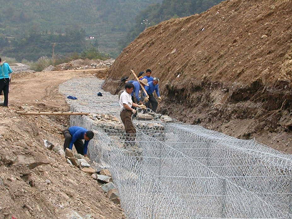石籠網(wǎng)擋土墻圖片4