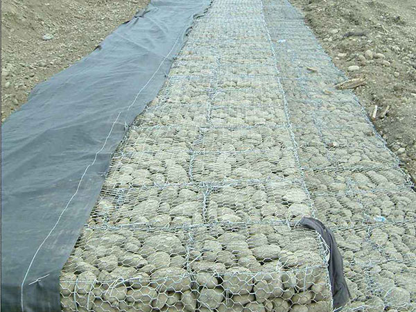 鍍鋅雷諾護(hù)墊