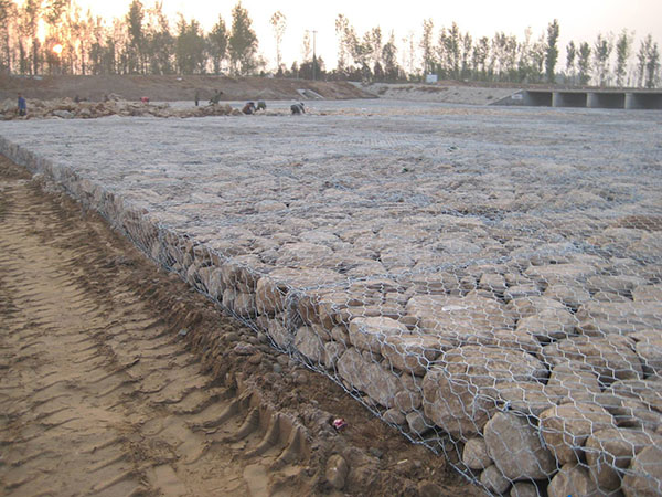 鍍鋅雷諾護(hù)墊圖片3